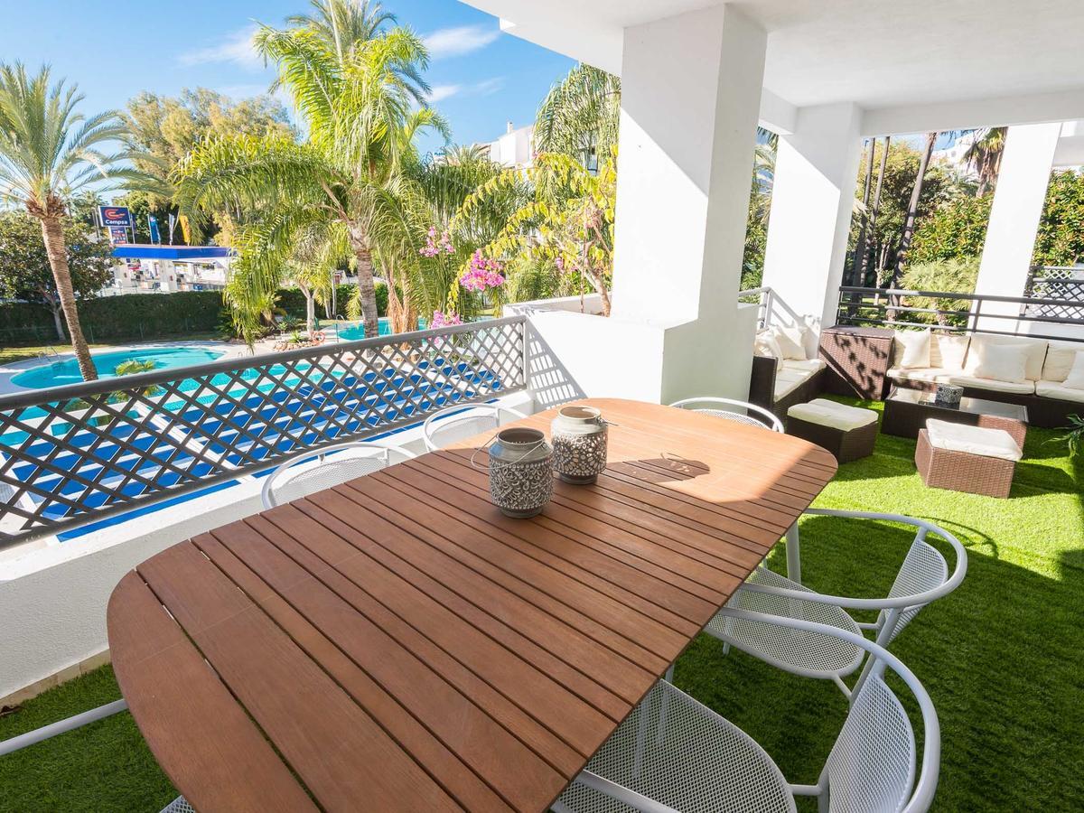 Apartment Vacation Marbella: Contemporary With Pool & Marina Proximity *