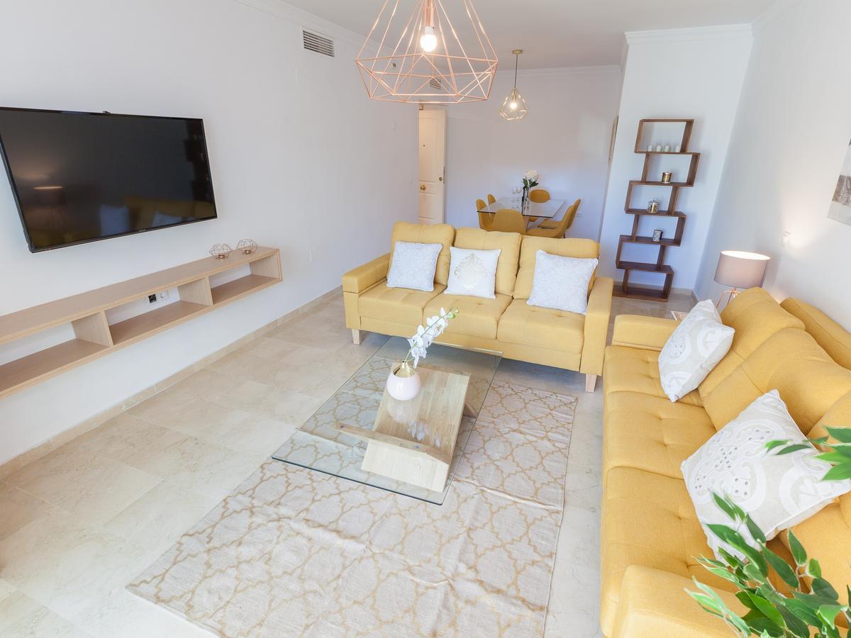 Apartment Vacation Marbella: Contemporary With Pool & Marina Proximity *